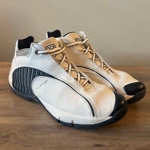 Men’s. Jumpman Jeter Official. Size 9